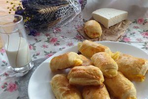 Desert pateuri cu branza
