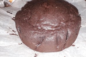 Desert tort cu crema straciatella si gem de capsuni - Reteta nr. 200