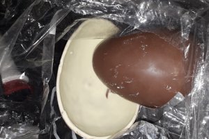 Desert tort cu crema straciatella si gem de capsuni - Reteta nr. 200