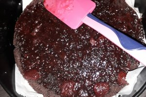 Desert tort cu crema straciatella si gem de capsuni - Reteta nr. 200