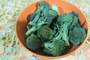 Penne rigati cu broccolini si sprot afumat