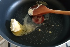Friptura de curcan cu sos de gutui