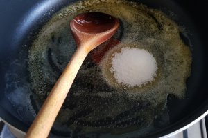 Friptura de curcan cu sos de gutui