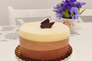 Desert tort trei ciocolate cu aroma de menta