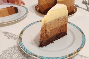 Desert tort trei ciocolate cu aroma de menta