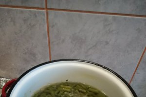Mancarica de fasole verde cu rosii