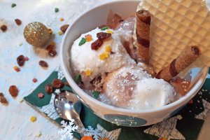 Desert inghetata cu portocale, cafea, cacao si cocos