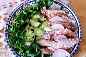 Salata cu macrou afumat si rucola