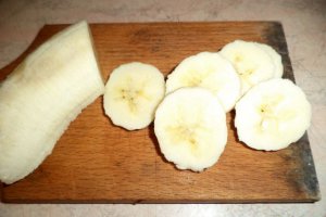 Desert mini-clatite cu banane si kaki