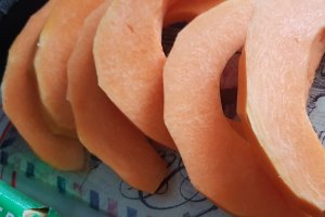 Dovleac gratinat cu alune si parmezan