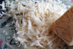 Dovleac gratinat cu alune si parmezan