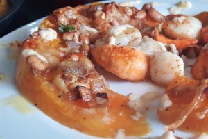 Dovleac gratinat cu alune si parmezan