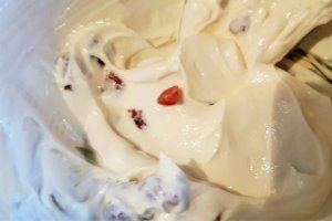 Desert curmale umplute cu crema de branza