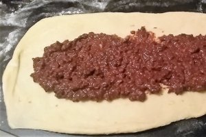 Desert cozonac traditional cu nuca si stafide