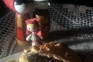 Desert cozonac traditional cu nuca si stafide