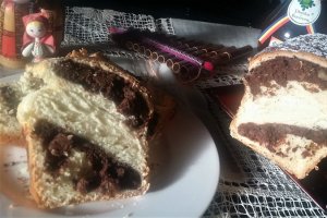 Desert cozonac traditional cu nuca si stafide
