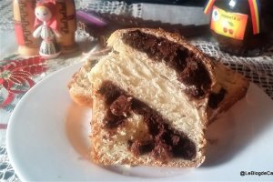 Desert cozonac traditional cu nuca si stafide