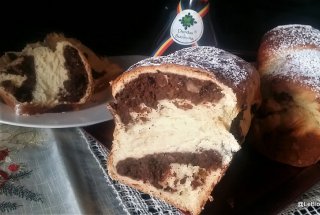 Desert cozonac traditional cu nuca si stafide