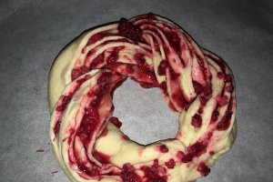 Desert cozonac Coronita cu zmeura