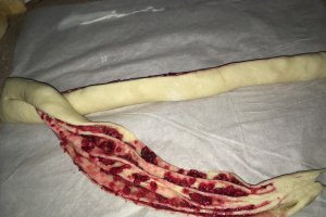 Desert cozonac Coronita cu zmeura