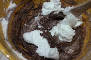 Desert tort cu ciocolata si zmeura