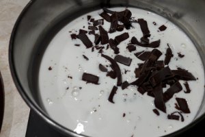 Desert tort cu ciocolata si zmeura