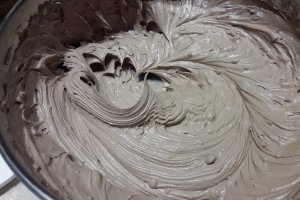 Desert tort sah cu ciocolata, mure și mascarpone
