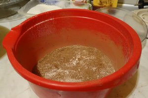 Desert cupcakes cu alune de padure si ciocolata