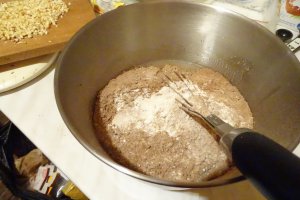 Desert cupcakes cu alune de padure si ciocolata