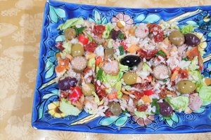 Salata italiana de ton si orez