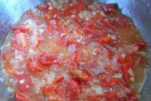 Tocanita de ardei capia copti, cu smantana si mamaliguta