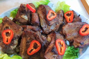 Costite de vitel marinate in vin rosu