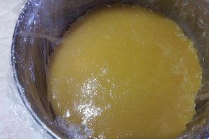 Desert tort cu ciocolata, zmeura si jeleu de piersici (Elsa si Ana)