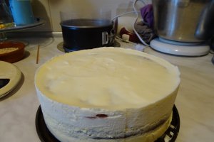 Desert tort entremet cu gem de zmeura