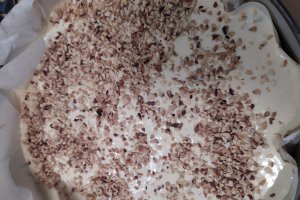 Desert cheesecake cu merisoare si alune
