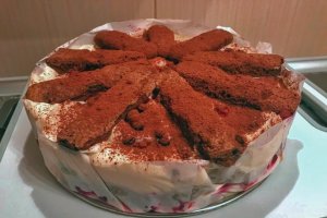 Desert Tiramisu cu fructe de padure