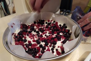 Desert Tiramisu cu fructe de padure