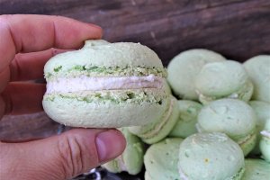 Desert Macarons si 7 ani de Bucataras