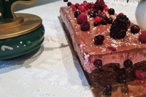 Desert prajitura cu crema de mascarpone si fructe de padure (sans gluten, low carb)