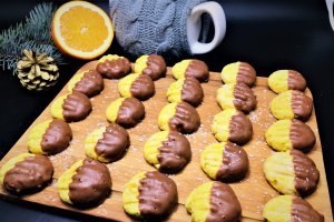 Desert biscuiti cu ciocolata si portocala