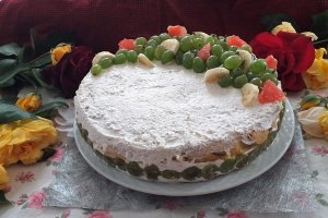 Desert tort cu struguri