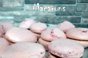 Desert macarons in cuptor pe gaz