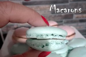 Desert macarons in cuptor pe gaz