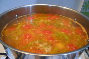 Ciorba de fasole verde, cu afumaturi