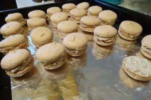 Desert fursecuri cu nuca si crema cu dulceata de zmeura
