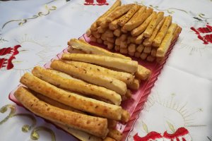 Aperitiv saratele cu branza si chimen