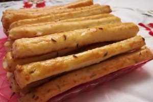 Aperitiv saratele cu branza si chimen