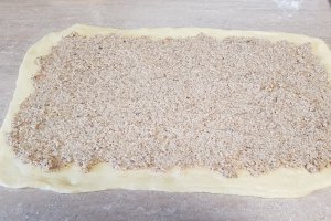 Desert cozonaci cu aluat oparit umpluti cu nuca, mac si rahat