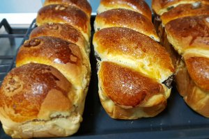 Desert cozonaci cu aluat oparit umpluti cu nuca, mac si rahat