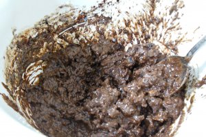 Desert cozonac coronita cu crema de nuca si fructe uscate